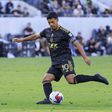 Oficial: Carlos Vela regressa à MLS após nove meses sem jogar