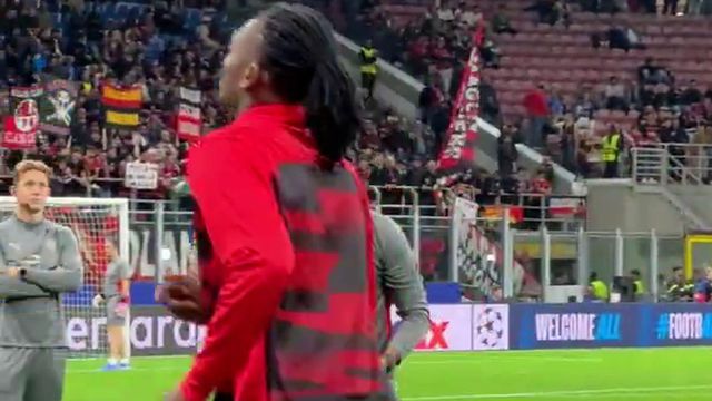 Rafael Leão dá 'show' no aquecimento... com uma pastilha