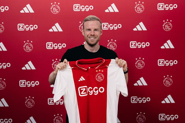 Oficial: Ajax anuncia regresso de um histórico