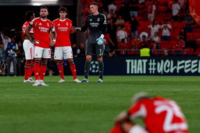 Nicolàs Otamendi depois do jogo com o Qarabag