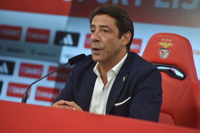 «O despedimento de Lage é só mais uma mancha na presidência de Rui Costa»