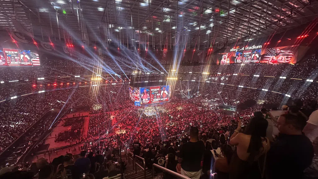 Netflix KO! Canelo tomba, Crawford rei