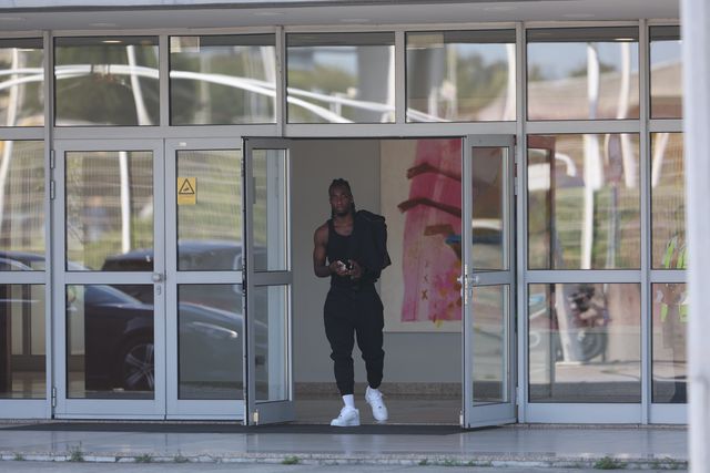 FC Porto: Karamoh já chegou à Invicta para reforçar o plantel de Farioli (vídeo)