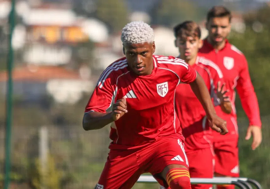 Aves: Regresso macabro e desespero na Liga!