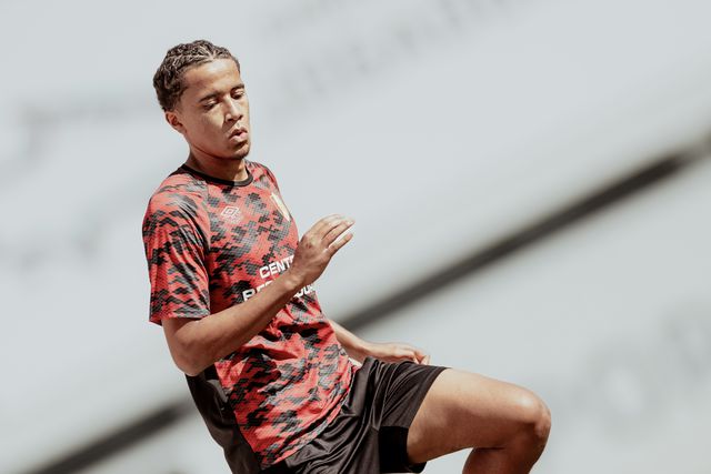 Internacional pela Mauritânia aumenta o leque de opções para o meio-campo (Foto: Estrela da Amadora)