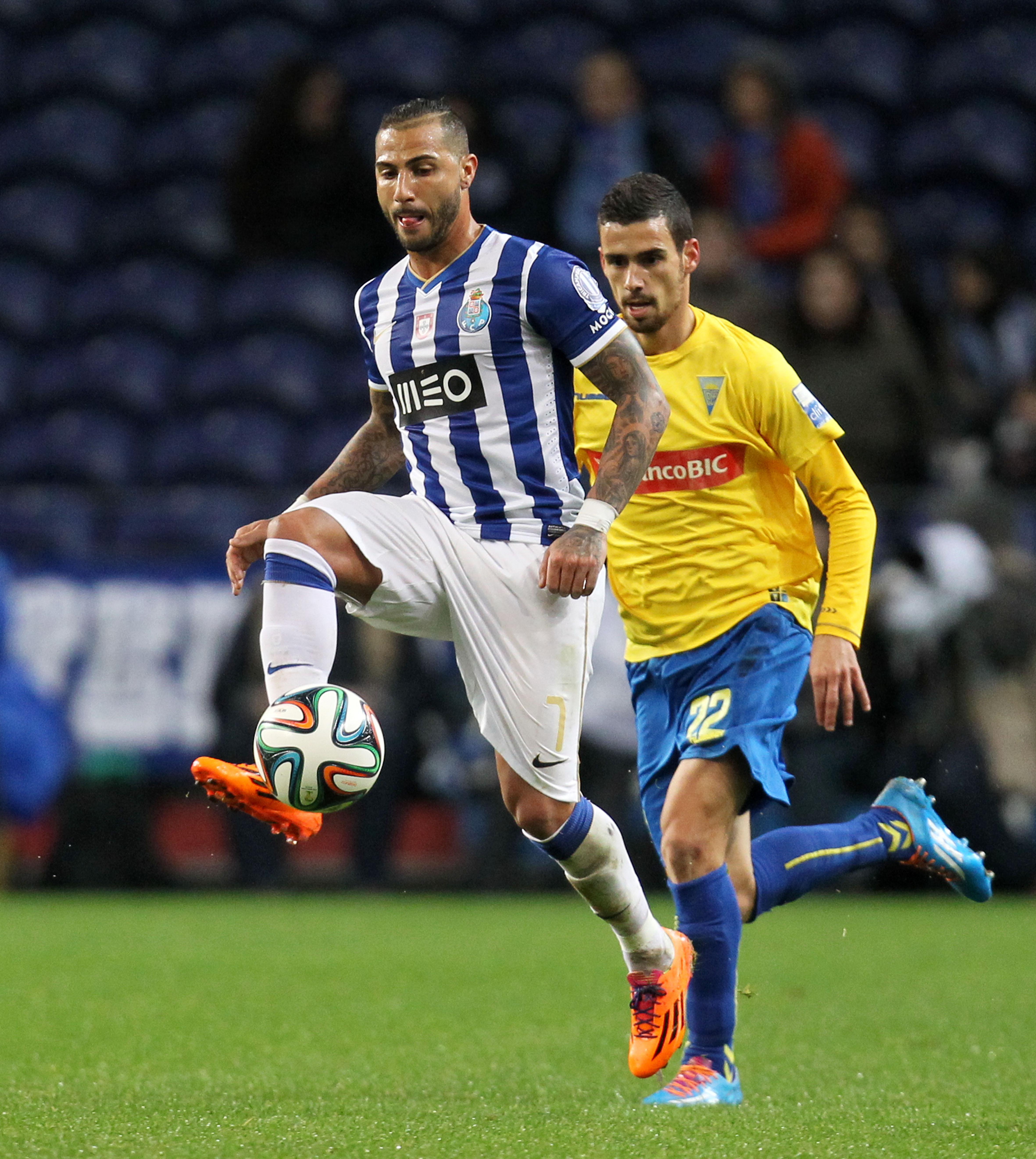 FC Porto-Estoril (2-1), a 5 de fevereiro de 2014, quartos de final da Taça de Portugal. Marco Silva esteve a vencer mas saiu derrotado por Paulo Fonseca no Dragão - Foto: A BOLA/Eduardo Oliveira