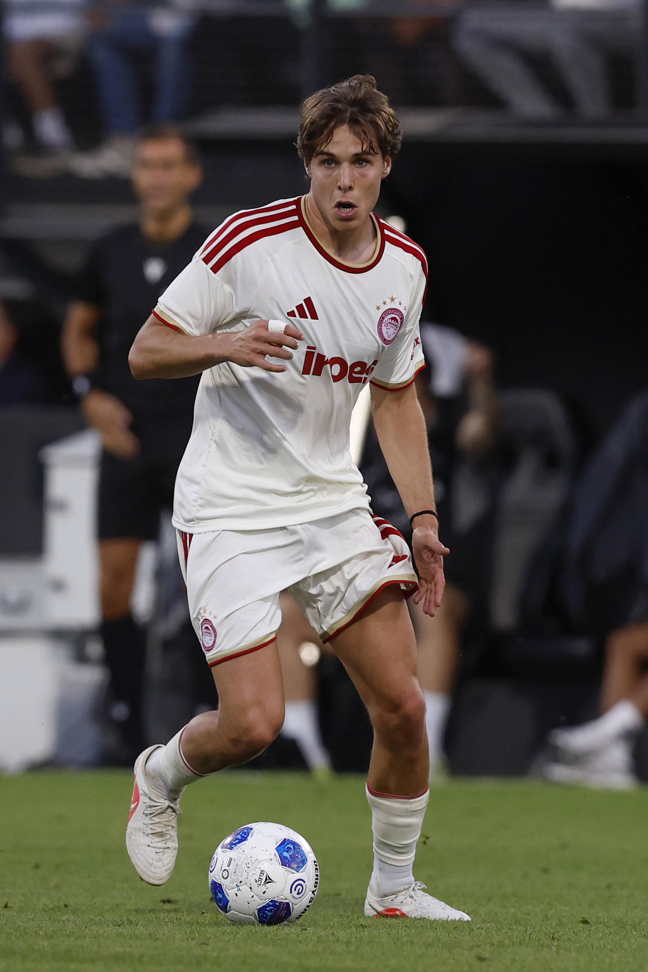 Gustavo Sá - foi capitão do Famalicão e agora está no Olympiakos, onde já marcou e fez sete jogos. Pelas seleções jovens, somou 12 golos em 40 jogos (IMAGO)