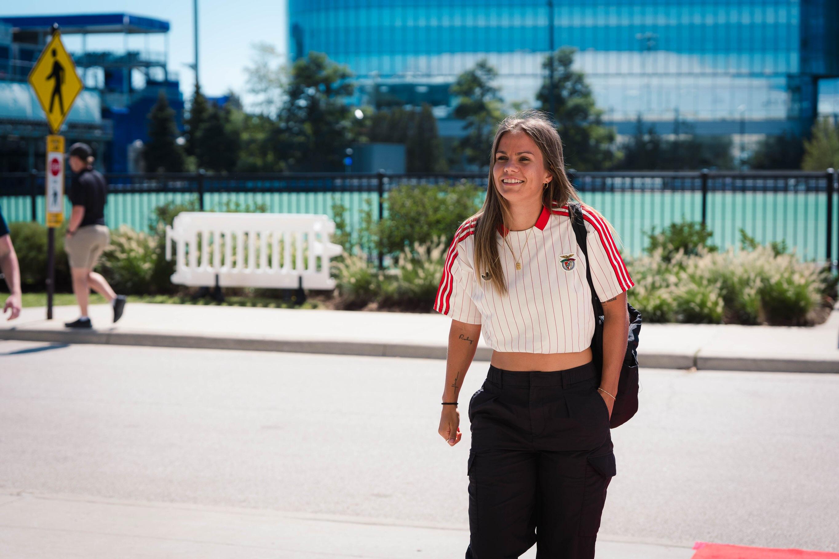 Anna Gasper, com uma camisola do Benfica