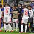 Paulo Fonseca a dar instruções aos jogadores do Lyon