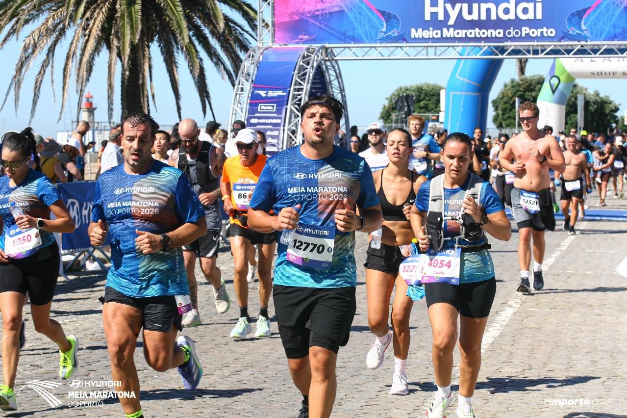 Meia-maratona do Porto 2026 decorreu sob temperaturas a ronda os 30 graus (foto Run Porto)