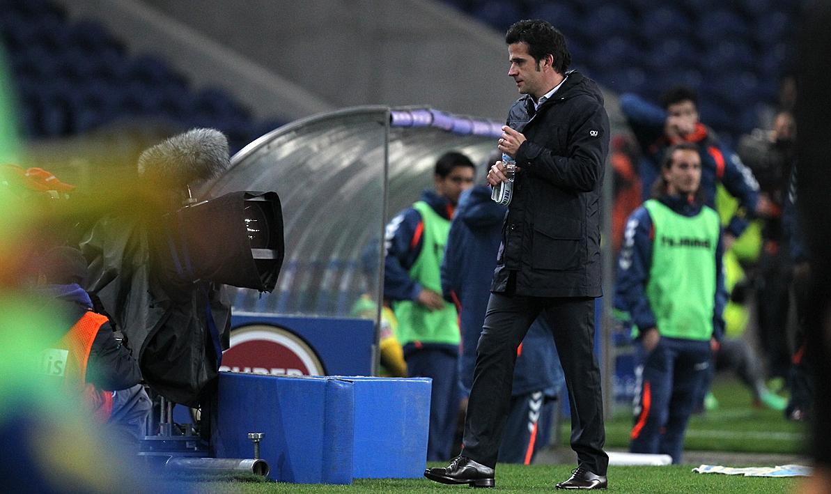 Marco Silva foi expulso pelo árbitro Vasco Santos aos 68 minutos do primeiro encontro em que venceu o FC Porto - FC Porto-Estoril (0-1), a 23 de fevereiro de 2013, 20.ª jornada da Liga - Foto: A BOLA/Helena Valente