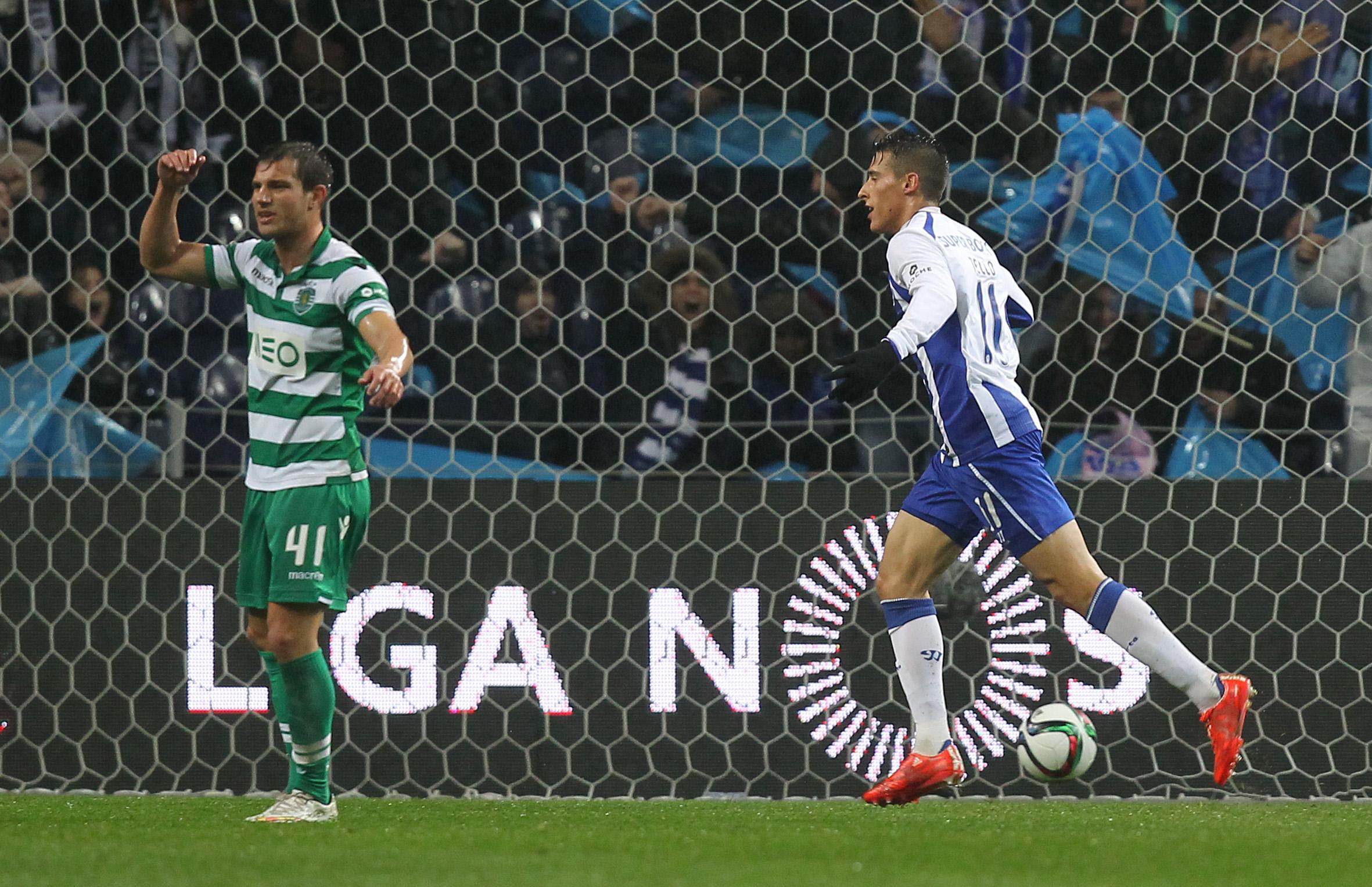 FC Porto-Sporting (3-0), a 1 de março de 2015, 23.ª jornada da Liga. Marco Silva saiu derrotado do Dragão no seu último clássico graças a um hat trick de Cristian Tello - Foto: A BOLA/Paulo Esteves