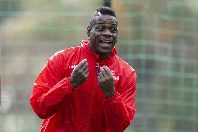 Balotelli defende Berardi: «Mourinho fala muito...»