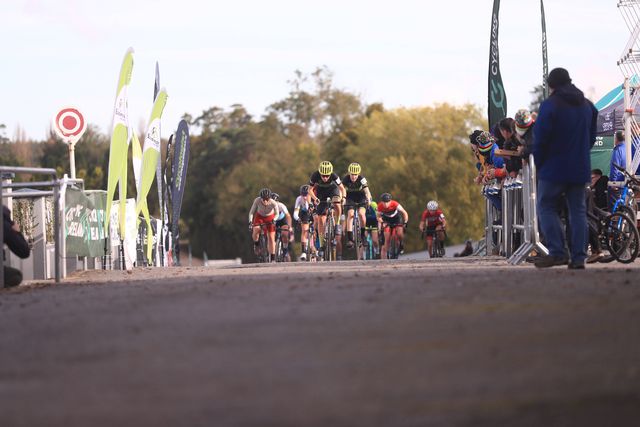 Polémica no ciclismo: medalhas para transgéneros, mulheres revoltadas
