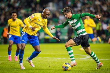 Estoril: Mangala quer o regresso e luta por vaga