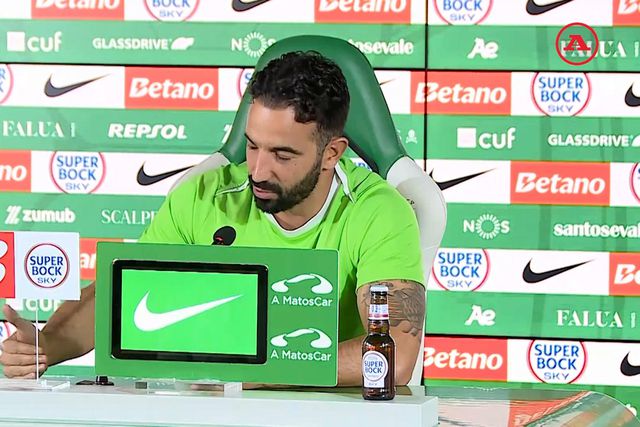 «Vou deixar Viana de fora do balneário na semana do City para não criar conflitos»