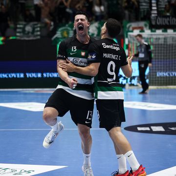 Sporting vence líder da Bundesliga em nova exibição de gala