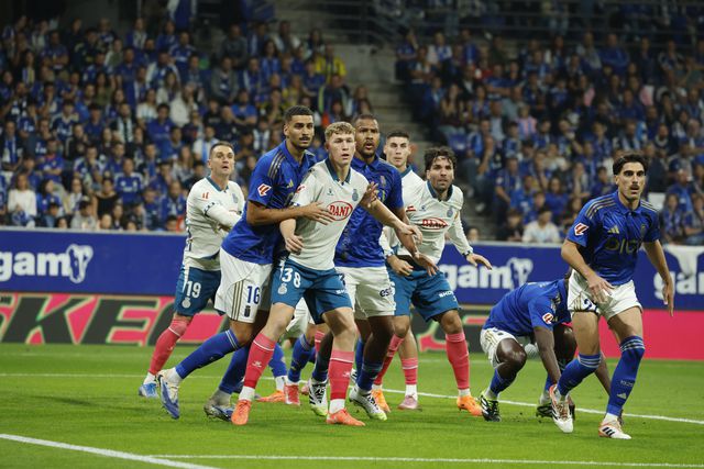David Carmo foi titular pelo Oviedo - Foto: Espanhol