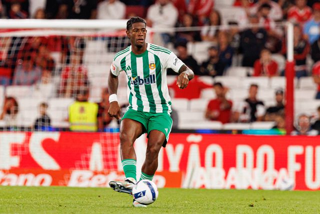 Jonathan Panzo tem-se afirmado como peça importante no sistema de Sotiris Sylaidopoulos