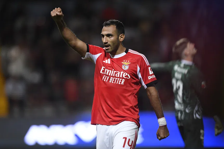 Benfica à procura da luz! Pavlidis brilha