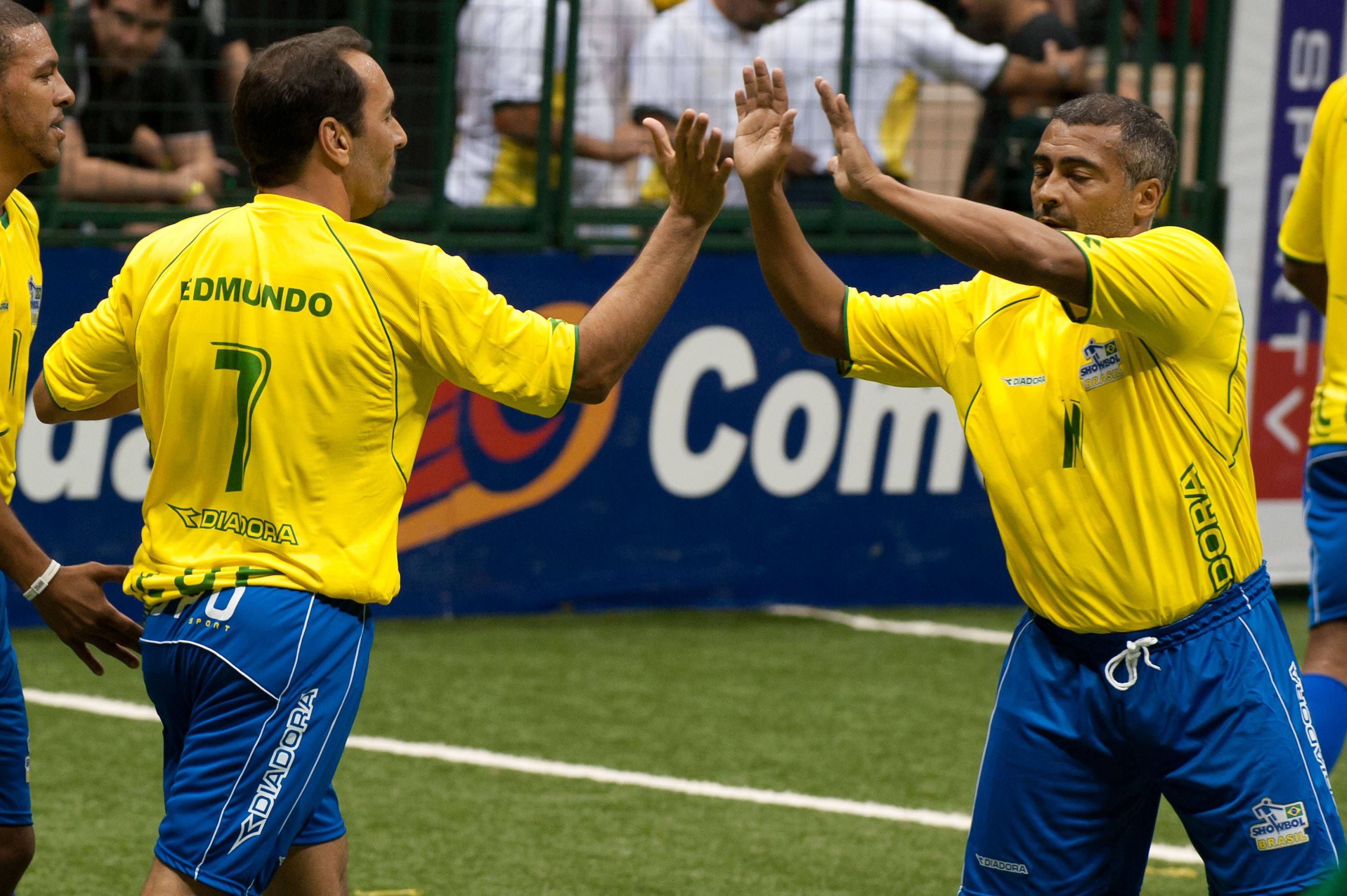 Edmundo e Romário: em 1995, quando formaram dupla de ataque do Flamengo, lançaram o «Rap dos bad boys»