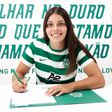 Érica Cancelinha na altura da assinatura do contrato - Foto: SPORTING CP