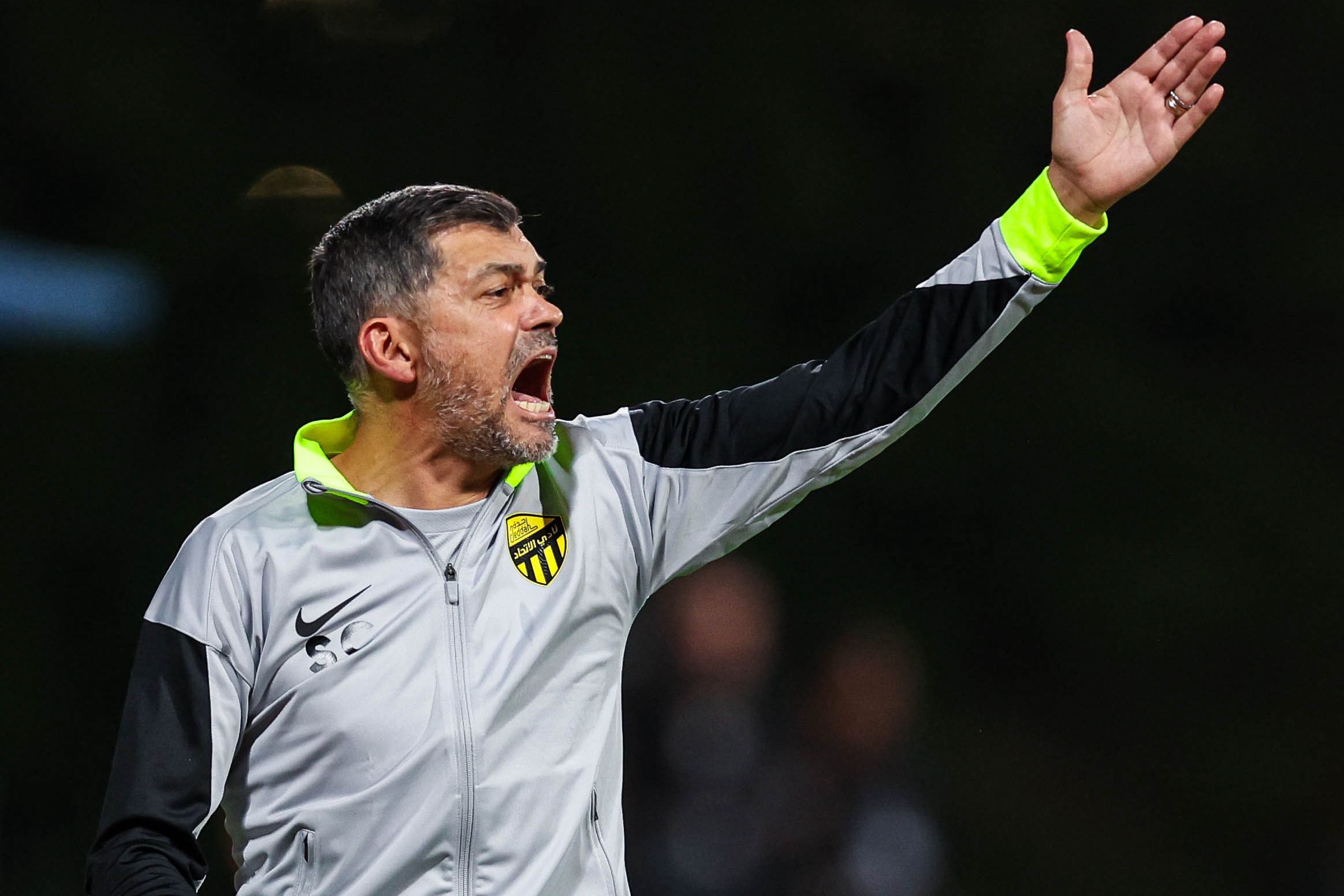 Sérgio Conceição no banco - Foto: X/Al Ittihad