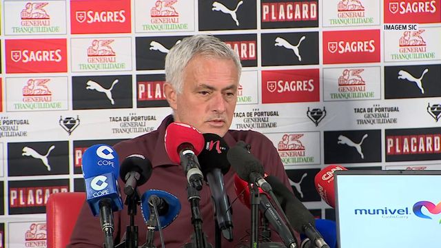 José Mourinho explica a saída de João Rego ao intervalo