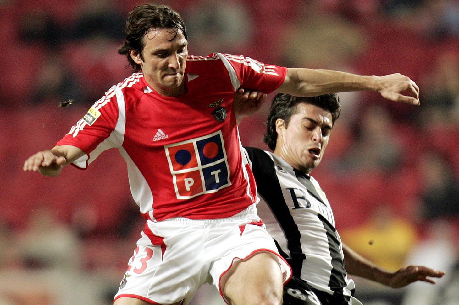Manduca em ação pelo Benfica em 2004/2005 - Foto: A BOLA