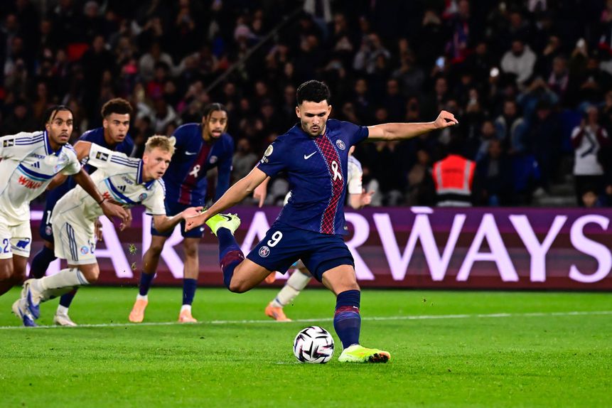 Gonçalo Ramos marcou de penálti o segundo golo do PSG - Foto: IMAGO
