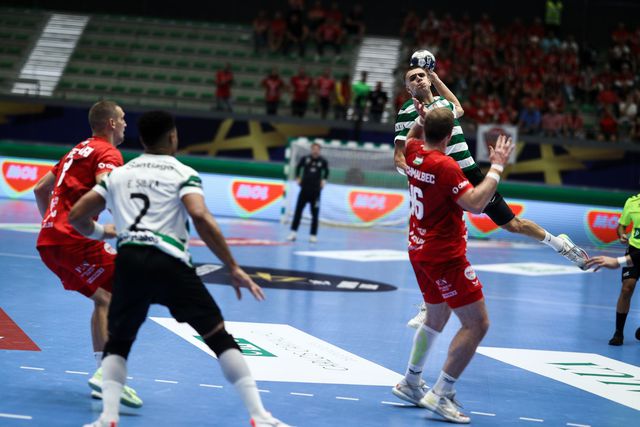 Kiko Costa marcou 10 golos frente ao Veszprém - Foto: Sporting
