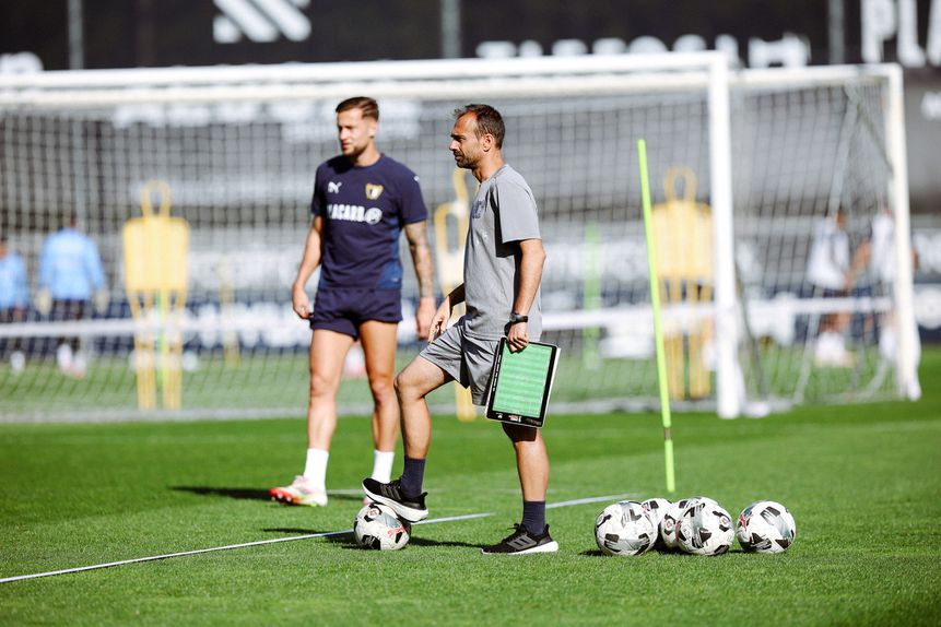 Líder dos minhotos deixa o aviso para o embate de estreia na prova rainha - Foto: Famalicão