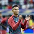 Muito se tem falado sobre a forma como CR7 poderia ou deveria ter preparado a saída da Seleção — Foto: IMAGO