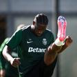 Ibrahima Ba, defesa-central de 21 anos - Foto: SPORTING CP