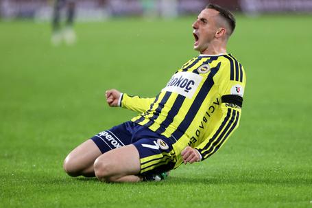 Akturkoglu celebra golo pelo Fenerbahçe - Foto: IMAGO