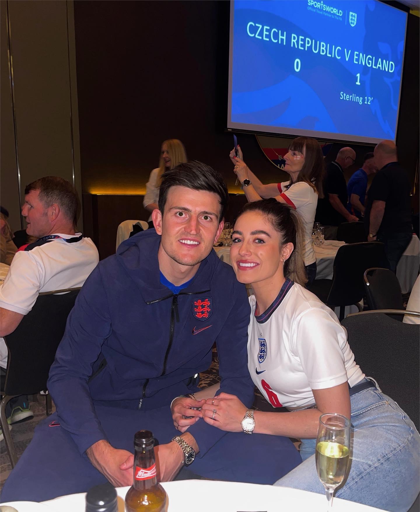 Fern Hawkins, mulher de Harry Maguire