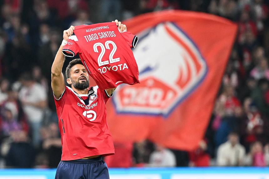 Giroud com homenagem sentida a Tiago Santos - Foto: IMAGO