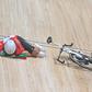 Iúri Leitão caído em pranto no velódromo após a conquista do título mundial de omnium, em Xangai