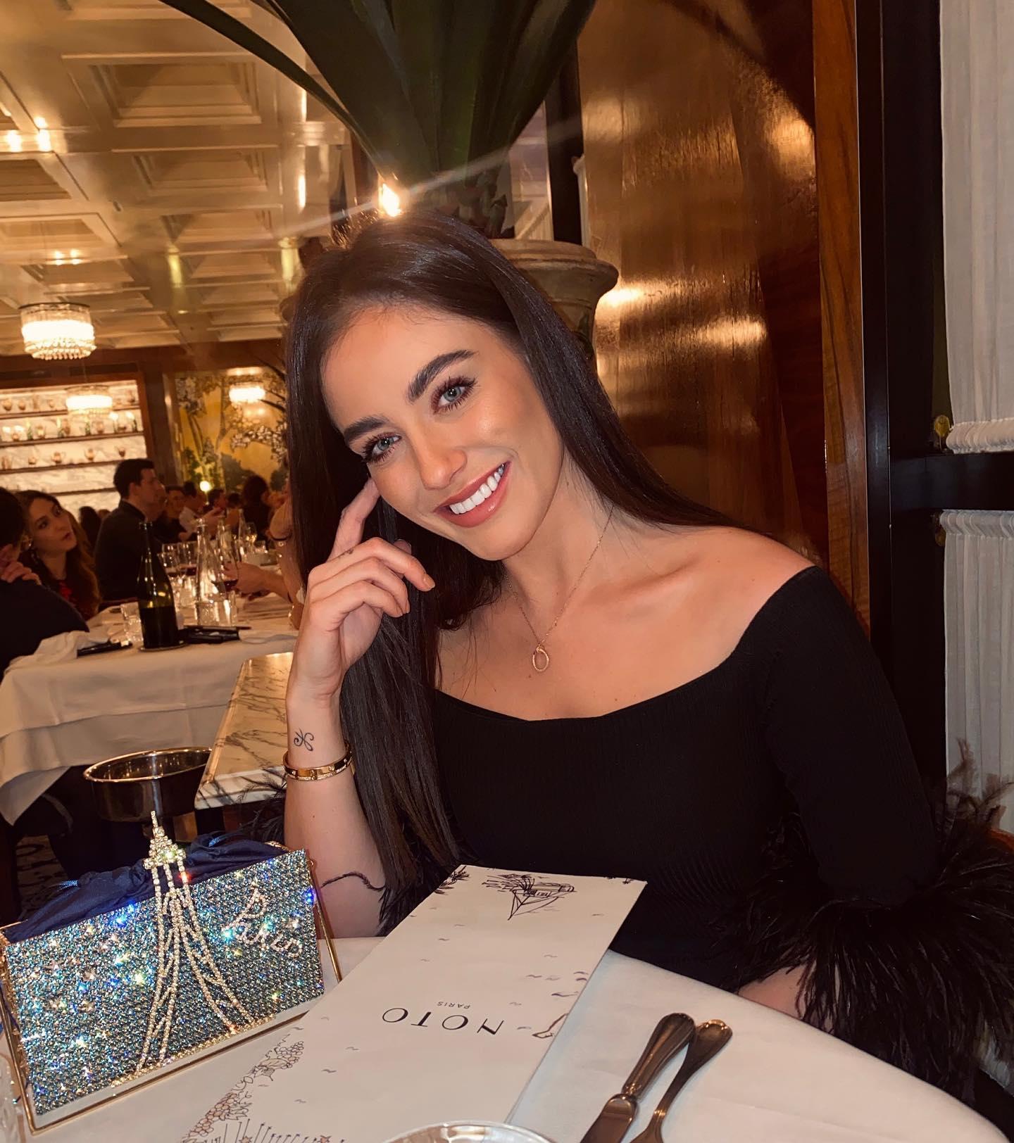 Fern Hawkins, mulher de Harry Maguire