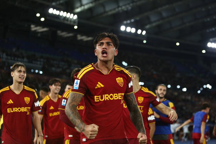 Santiago Castro fez um golaço pela Roma - Foto: IMAGO