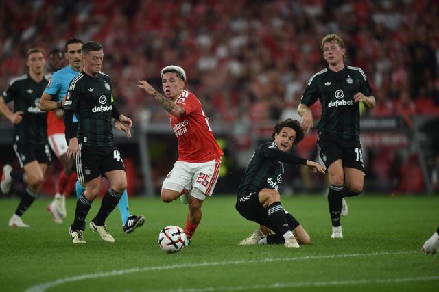 Prestianni, extremo do Benfica, no jogo contra o Celtic - Foto: Miguel Nunes
