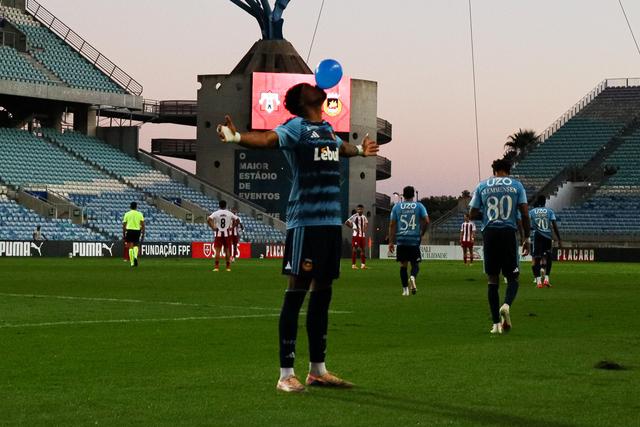 O inevitável Jalen Blesa deu a vitória ao Rio Ave no reduto do Louletano e os nortenhos seguem na Taça — Foto: Rio Ave