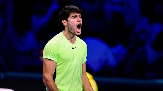 Alcaraz qualifica-se para as meias-finais das ATP Finals