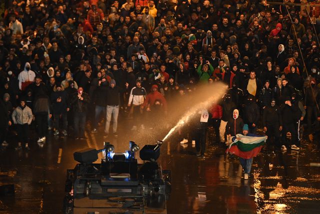 Bulgária-Hungria à porta fechada valeu 60 feridos e 33 detidos