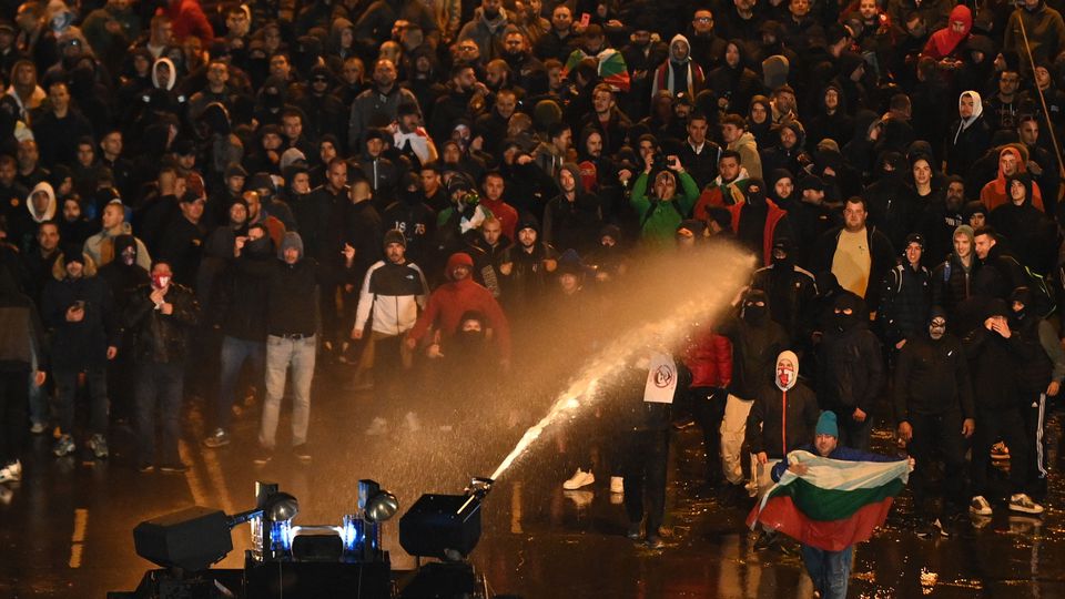 Bulgária-Hungria à porta fechada valeu 60 feridos e 33 detidos