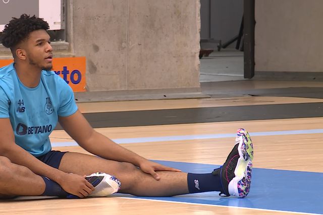 Pivô do FC Porto não quer «excessos de confiança» frente ao Belenenses