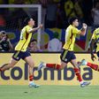 Luis Díaz bisa para o pai nas bancadas e Colômbia abate o Brasil na estreia de Endrick
