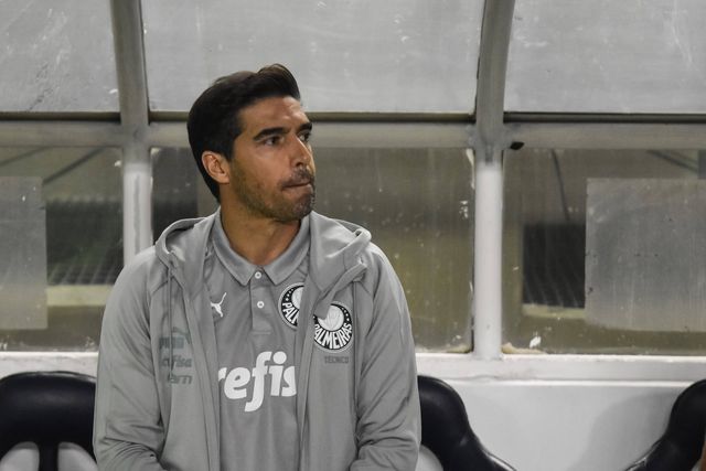 «Abel tem contrato até ao final do ano que vem e temos intenção de renovar»