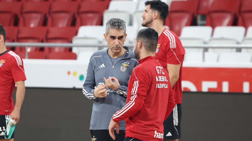 Benfica preparado para defender na receção ao líder Sporting