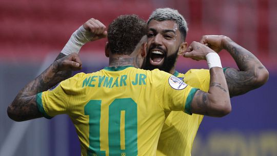 Presidente do Santos clarifica possíveis regressos de Gabigol e Neymar